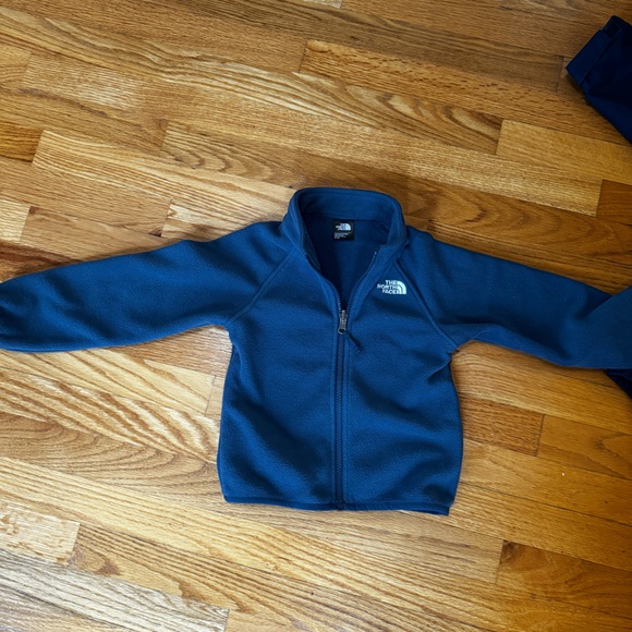 3 in 1 North Face Jacket size 3T. Excellent condition. - Picture 3 of 7